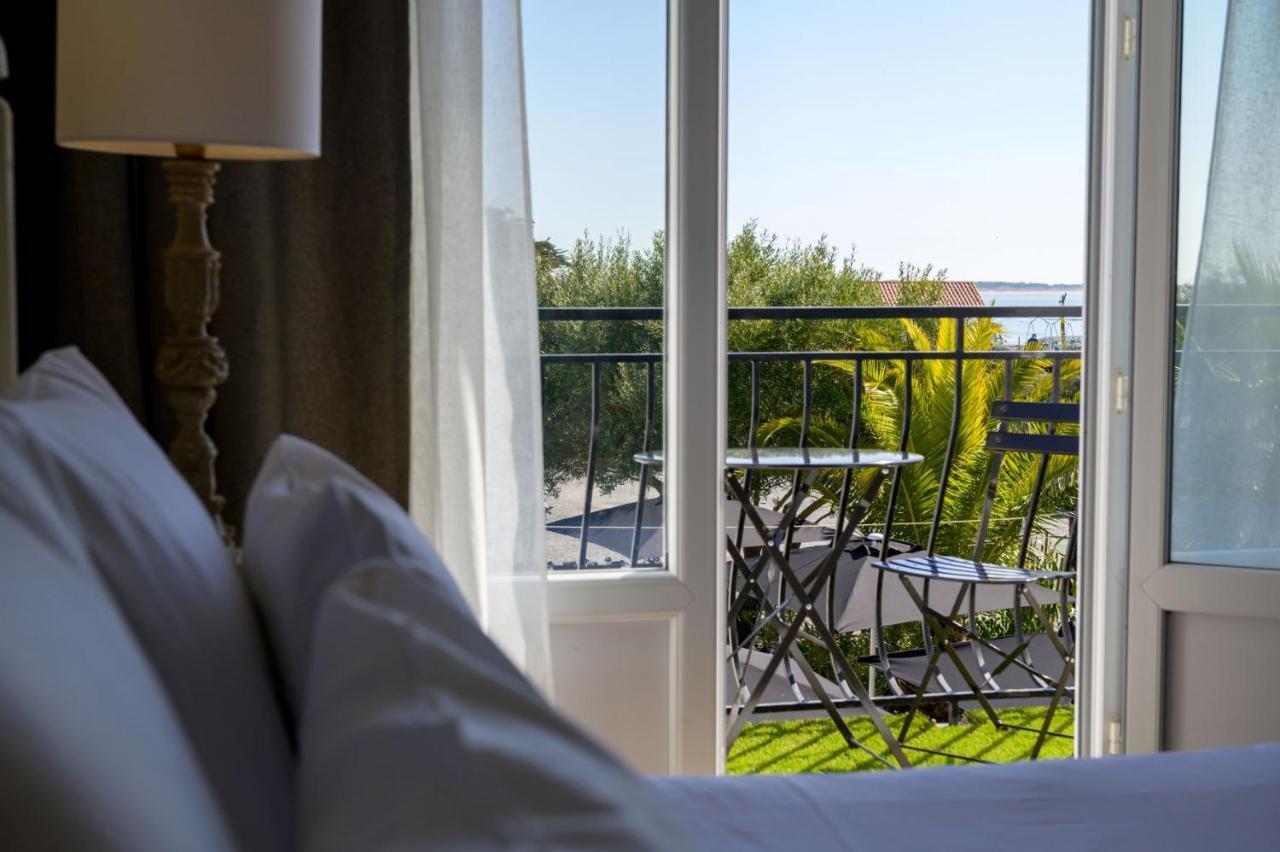 Hotel Le Martray อาร์-ซอง-เร ภายนอก รูปภาพ